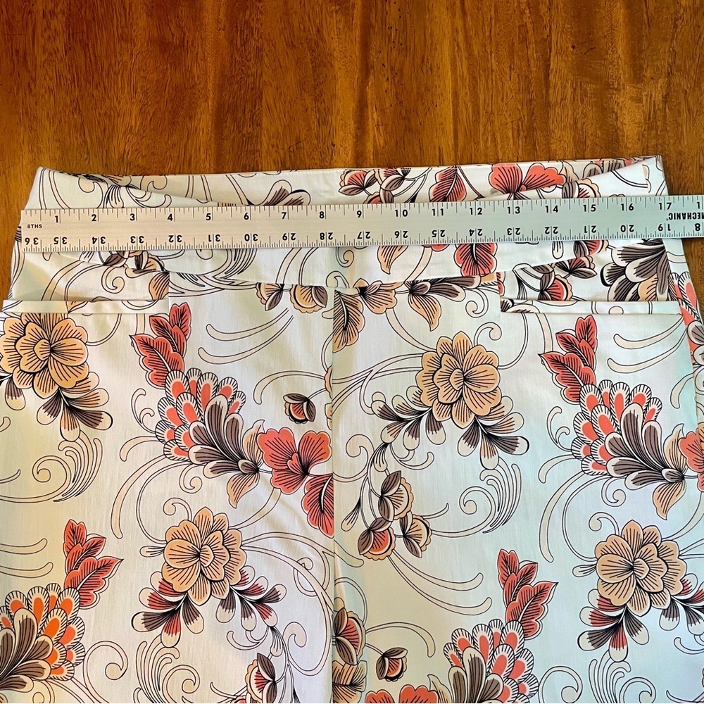 Chico's Floral Petite Ankle Pants - Cream, Orange, Red

[90] - Picture 9 of 11